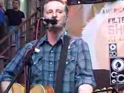 Kate Nash and Billy Bragg sing "A New England" at SXSW 2008