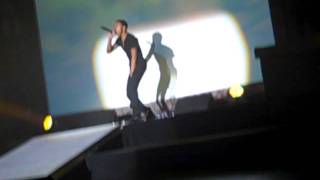 Scream Tour 2011: Diggy Simmons falls off the stage