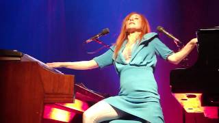 Tori Amos - Strong Black Vine (Teatro Smeraldo Milano 2009-10-01)