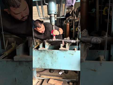 Desempenando barra de direção  #Machine  #fresadora #mecanica #usinagem #tornearia