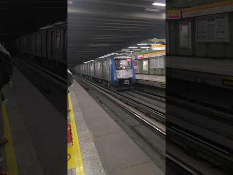 Metro de Santiago | Línea 2 | NS-04 N.°2094 - Tren Ruta Verde, Retirándose de la Estación San Miguel