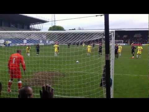 Torquay v Crewe - Harry Davis penalty save