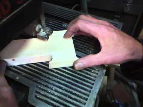 Make a IPod / Camera Phone one hand helper