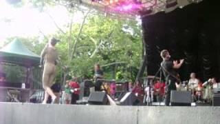 Brazilian Girls - Ricardo ft. The Himalayans @ Summerstage NYC 07-22-2007 (part 1 - CLIP)