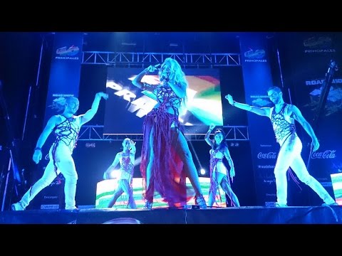 Marina Caró - Girl in red (live), La Gira Hot Mix 40 Principales, Tossa de Mar