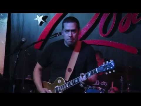 Albert Castiglia "Hoodoo Man Blues" 2014-10-24 Chicago Rosa's Lounge 1st set
