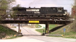 preview picture of video 'Norfolk Southern unit on Union Pacific manifest at US 65, Colo, Iowa'