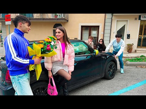 I MIEI AMICI MI HANNO SPIATO PER 24 ORE ... - by Charlotte M.