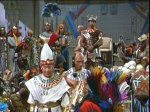 Clint Walker is Captain of the Guard