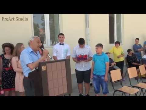 Absolvenţii şcolii din Denta, promoţia 2014