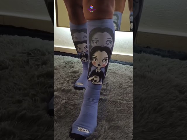 Vídeo relacionado con Pack de 3 Calcetines diseño Wednesday Talla 36-43 Cómodos y Suaves - Pack Calcetines 3 Piezas Wednesday con Estilo Único y Licencia Oficial