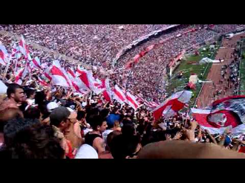 "river vs boca - llena la cancha la puta que te pario!yo soy de river porque el mundo me hizo asi!" Barra: Los Borrachos del Tablón • Club: River Plate