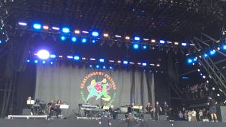 Burt Bacharach - The Look Of Love (live in Glastonbury 2015)