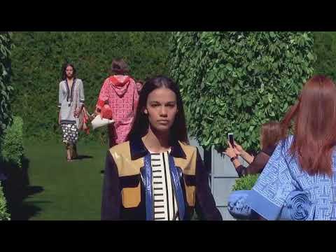 Tory Burch New York Woman SS 2018