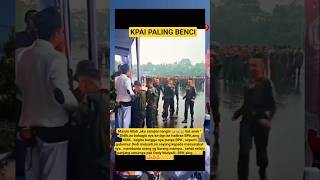 Download lagu momen haru kdm dipeluk siswa barak militer #kdm #kangdedi #dedimulyadi #fyp #shorts mp3
