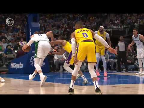 6'2 Avery Bradley plays defense on 7'3 Kristaps Porzingis | Lakers vs Mavericks
