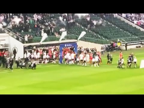 "Mistrzem Polski jest Legia..." -  wyjście piłkarzy podczas meczu Legia - Jagiellonia | 12.05.2023
