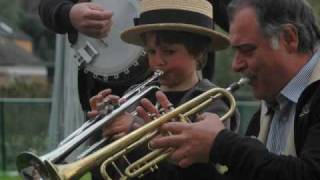 preview picture of video 'The Temporary Sawmill District Jazzband (2010)'