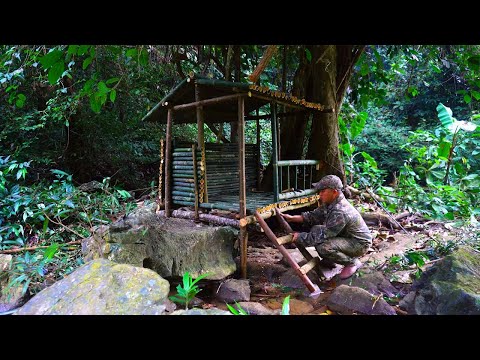 Solo Bushcraft: Build a shelter out of bamboo. Cooking and spend the night by the stream - Ep.1
