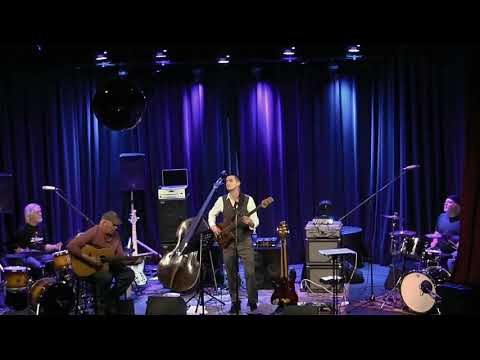 Taylor Lee at the Asheville Bass Hang 10.8.18