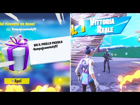 FACCIO UN REGALO A SORPRESA A CARMELO e FACCIAMO VITTORIA REALE !! REAZIONE DIVERTENTE ! FORTNITE