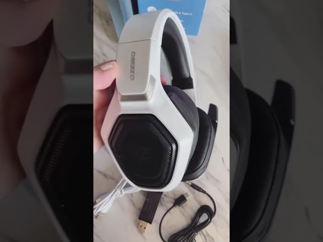 Vídeo relacionado con Ozeino Cascos Gaming Inalámbricos para PC/Ps5/Ps4, Auriculares Gaming Inalámbricos de 2,4GHz Wireless+Bluetooth, Baja Latencia Calidad de Sonido sin Pérdidas, Duración 30Hr+ Blanco