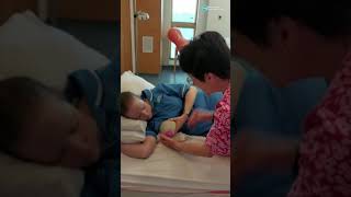 Download lagu Breastfeeding Positions - Lying on Side mp3 Download lagu Breastfeeding Positions - Lying on Side mp3