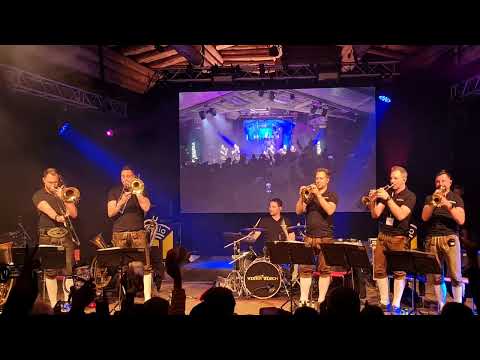 Viera Blech nr3 Never Gonna Not Dance @Blechlawine 5.0