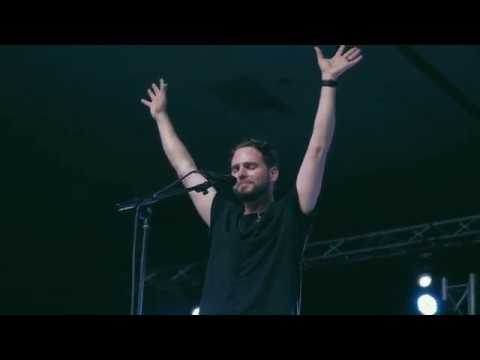 Be Enthroned - Jeremy Riddle - Lifestyle Christianity Worship Moments