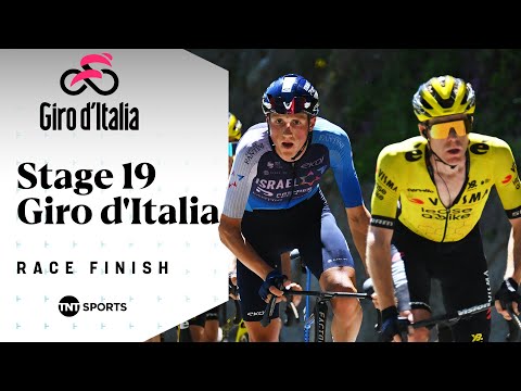 PRESTIGIOUS VICTORY 🙌 | Men's Giro d'Italia Stage 19 Final KM's | TNT Sports Cycling