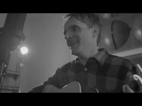 King Kong Hand - Hootenanny 1 Mic - Featuring Mike Viola