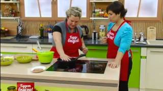 Будет вкусно! 26/12/2013 Закуска-елочка, сырный снеговик, мешочки из блинов. GuberniaTV