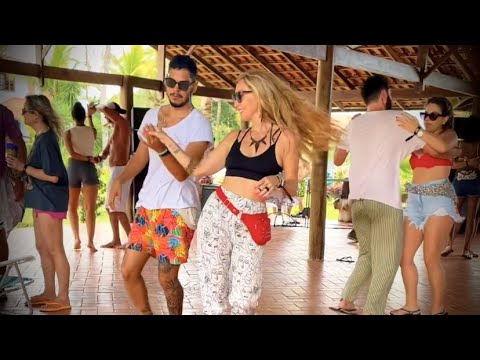 Pia e PC - Forro Roots