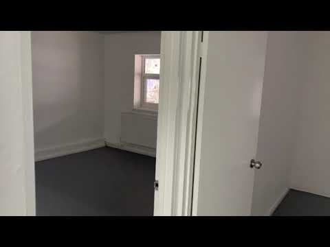 1000 sq ft live work style unit, located 1 min from Hackney wick station.