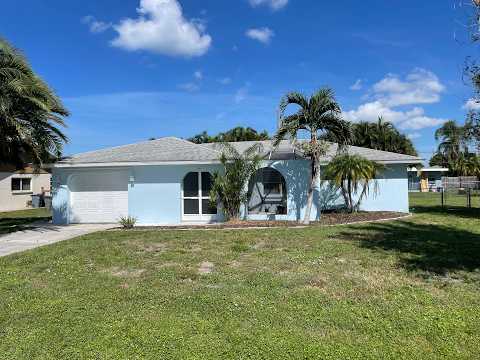 Charming, Move-In Ready 2BR/2BA Single-Family Home with Huge Fenced Yard in Venice! property video