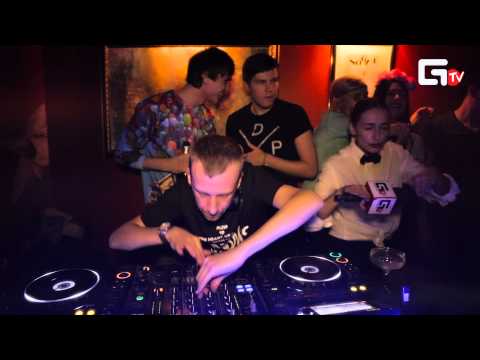 SOLARIS feat. Mario Basanov