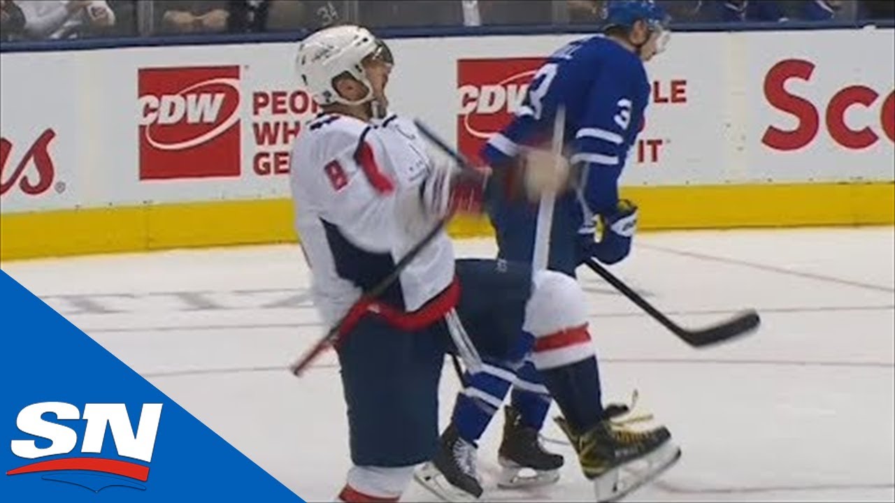 Vidéo: Alex Ovechkin AJOUTE L'INJURE à l'INSULTE!!!!!