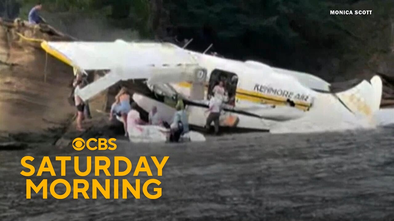 Passengers climb from crashed seaplane in stunning video