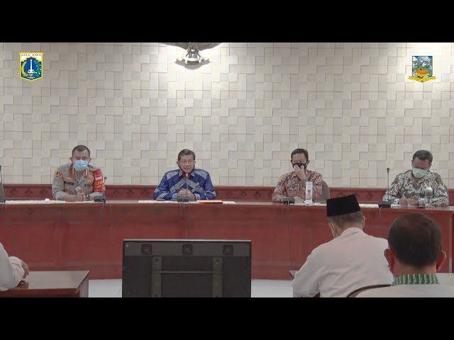 Wali Kota Jakarta Selatan Mensosialisasikan tentang PSBB di Masa Transisi