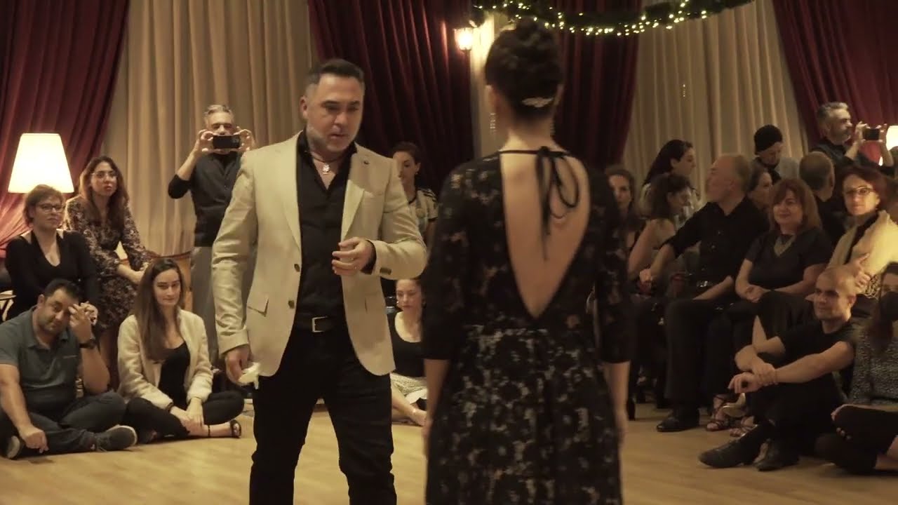 ALEJANDRO LARENAS Y MARISOL MORALES | Athens, 2022  2/4 Arrabal