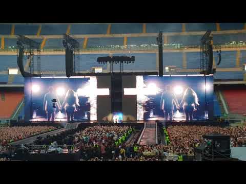 Beyoncé & Jay-Z OTR II Milan - Intro - Holy Grail