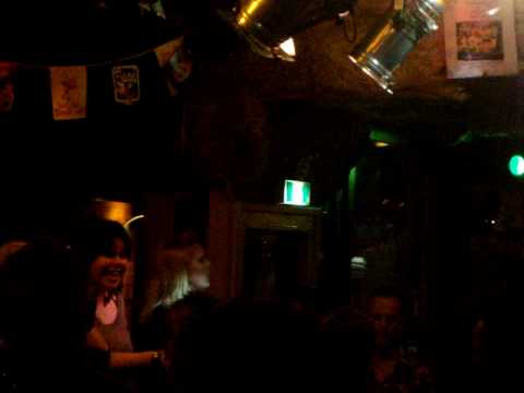 dj Farre @ dj contest Skihut R'dam Halve finale