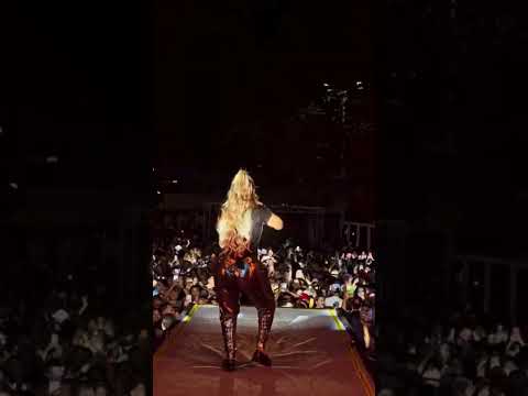 Yara Tchê cantando Cumplicidade com a galera de Aurora-CE | Central dos Desejeiros