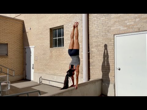 Freestanding handstand (thin wall, narrow grip)
