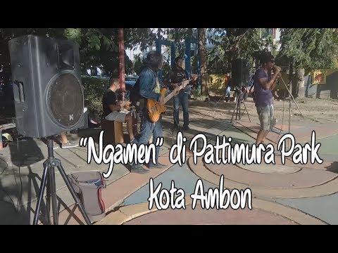 Amboina Bananas "Ngamen" di Pattimura Park Kota Ambon