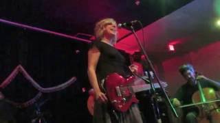 Tanya Donelly    &quot;Christopher Street&quot;