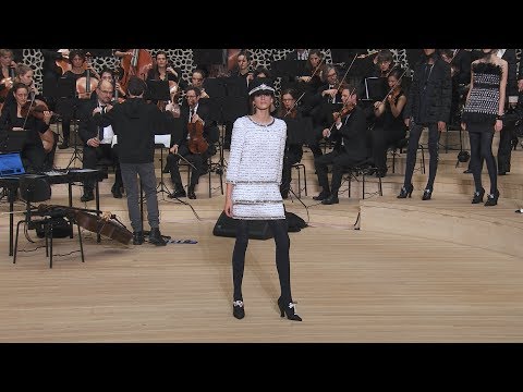 Paris-Hamburg 2017/18 – Métiers d’art Show – CHANEL Shows