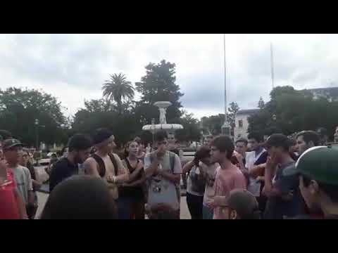 Leo Grazzo Vs Pelu (batalla de idiomas, Japones Vs Ingles)