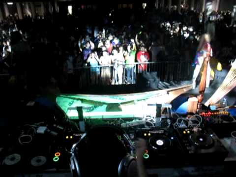 Matt Cerf playing Man On The Run at Atlantis - LA Sept 5th 2009