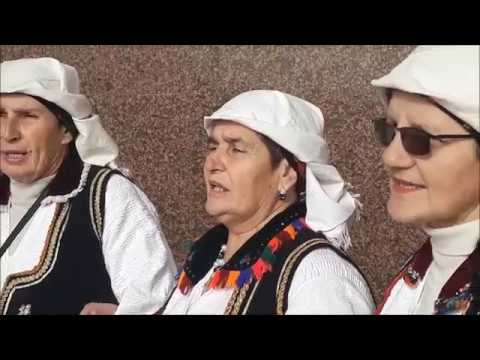 Prva nedjelja Adventa ispred župne crkve u Novoj Biloj (1.12.2019.)